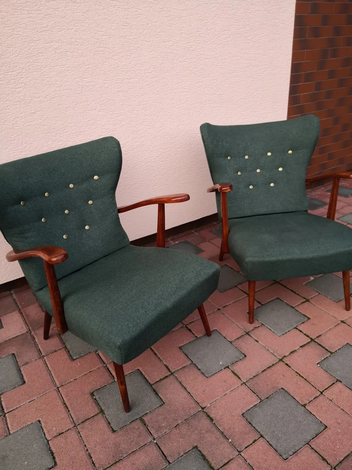 Starožitné kreslá – zrenovované vintage kreslá z prvej polovice 20. storočia